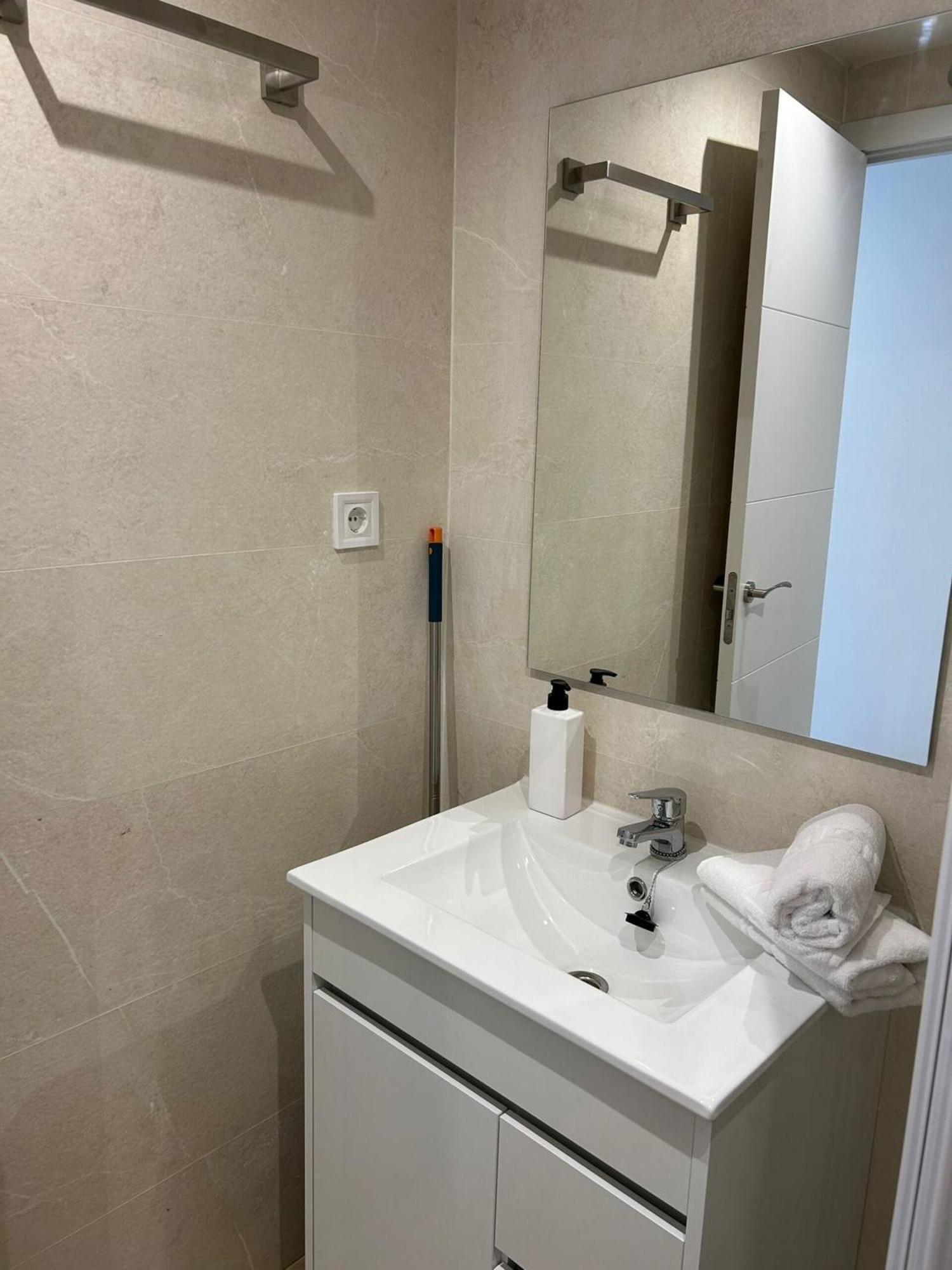 S6 Apartamento Nuevo, Madrid Eksteriør billede